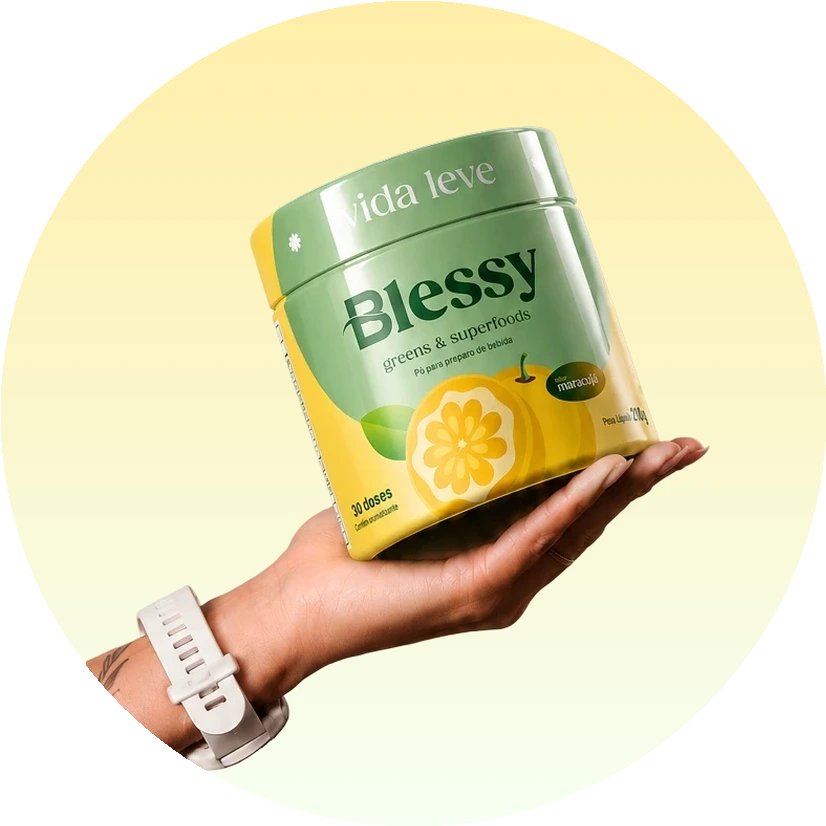 Pote Blessy cercado por seus ingredientes
